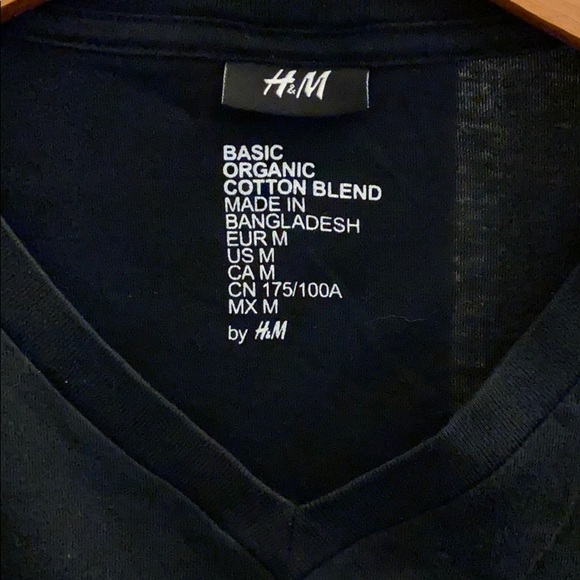 H&M Black V-Neck Tee - Picture 2 of 3